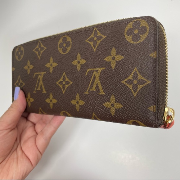 Louis Vuitton Monogram Clemence wallet Piment interior - Picture 5 of 16